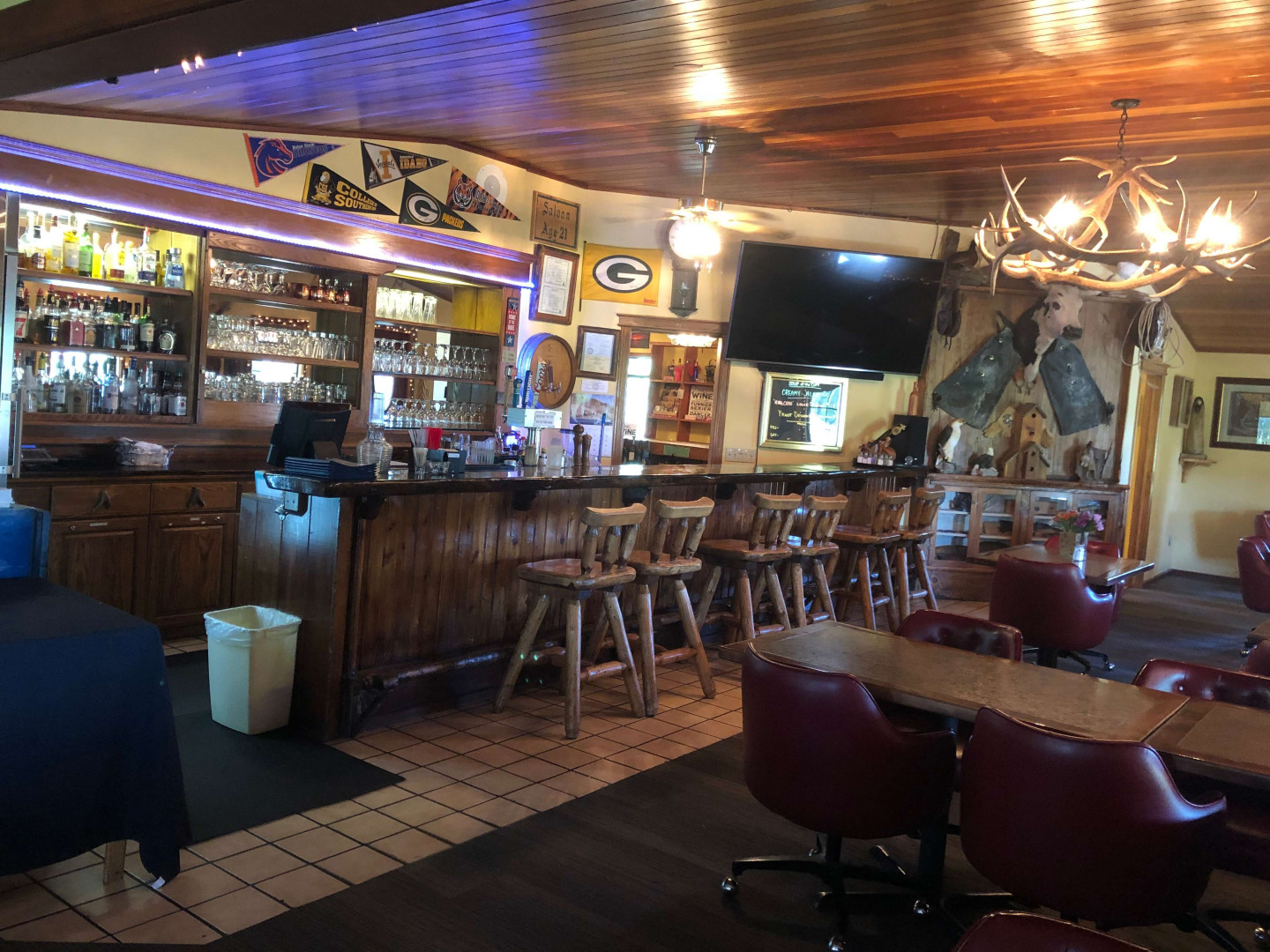 Local Restaurant Glenns Ferry, ID Y Knot Winery